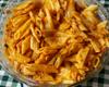 Penne com molho de sardinha e requeijão