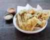 Tempura de camarão ou legumes de sua preferência