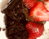 Bolo de chocolate recheado aerado e super molhadinho