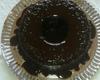 Bolo de chocolate de microondas com calda de falso brigadeiro