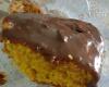 Bolo de cenoura com cobertura de chocolate