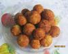 Bolinho de arroz recheado com queijo