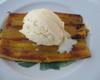 Banana da terra frita com açúcar, canela e sorvete de creme (Hotel Vila Naiá)
