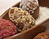 Cesta de ovo de chocolate com ovinhos variados