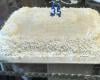 Bolo de aniversario com recheio de doce de abacaxi e cocada