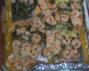 Postas de salmão assado com molho de camarão