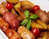 Linguiça assada com batatas