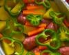 Linguiça ao forno com batatas