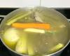Brodo italiano para risotos e outros pratos