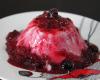 Flan de iogurte e frutas vermelhas