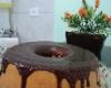 Bolo de cenoura fofinho com cobertura de chocolate