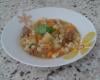 Sopa de macarrão, legumes e carne