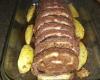 Rocambole de carne moída com queijo e presunto