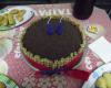Bolo para aniversário com sobras de barra de chocolate