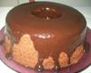 Bolo de chocolate de microondas com calda de falso brigadeiro