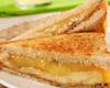 Sanduíche de banana com canela