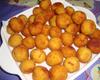 Bolinha de milho com queijo