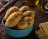 Bolinho de mandioca recheado de carne moída