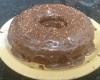 Bolo de cenoura com calda de chocolate