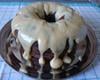 Bolo de chocolate com ameixas