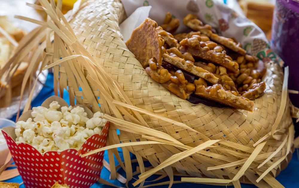 É arraiá! Saiba fazer as comidas e prendas típicas de festa junina.