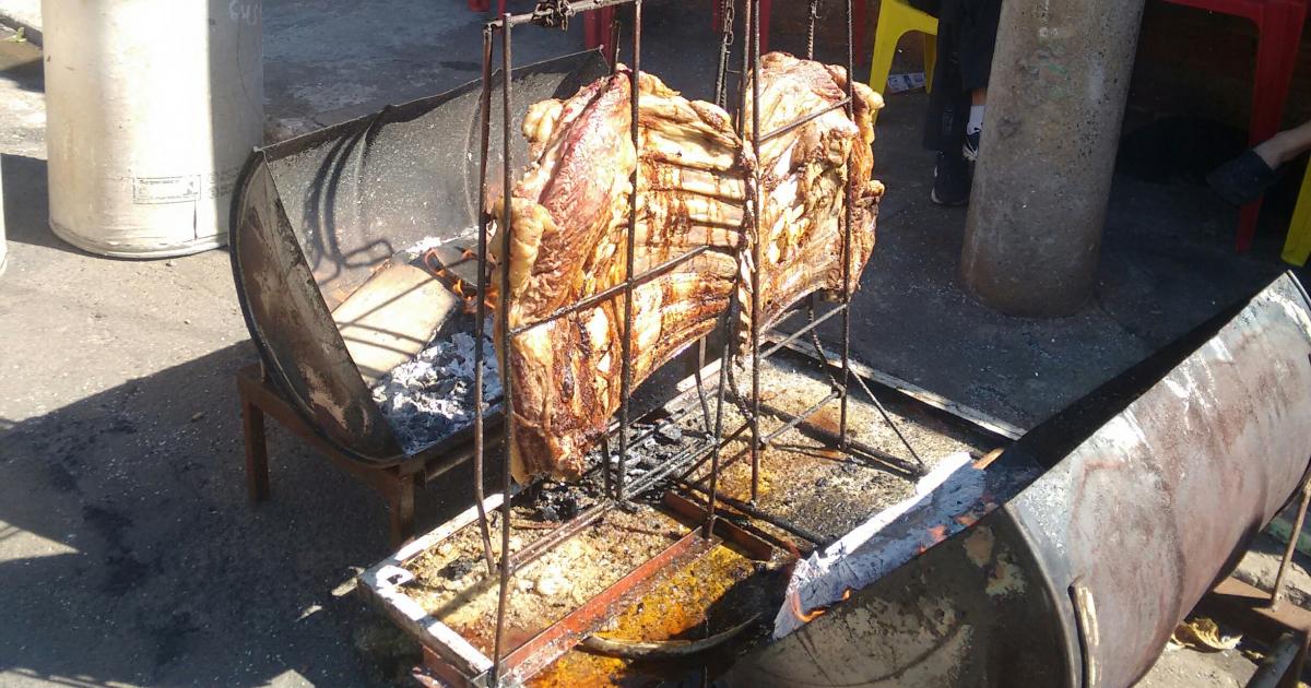 Comida de peão feita no fogo de chão em Barretos: você tem que provar essa  deliciosa tradição! - TudoGostoso