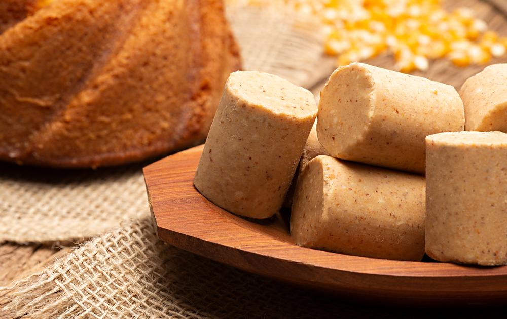 Bolo de fubá só com 3 ingredientes? Veja como é fácil fazer!