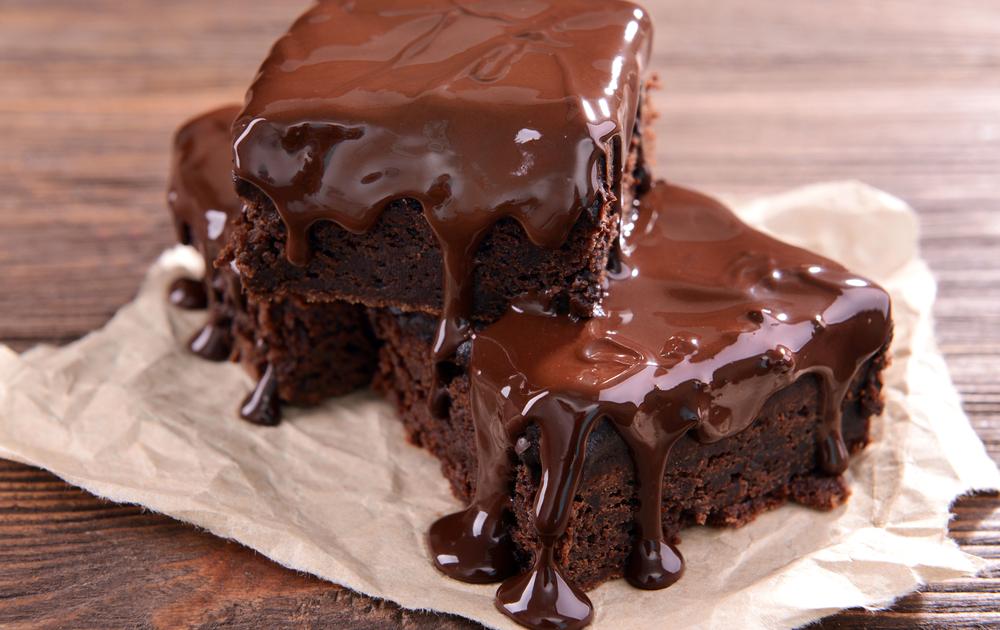 Bolo de Chocolate simples, fofinho e fácil de preparar, Receita