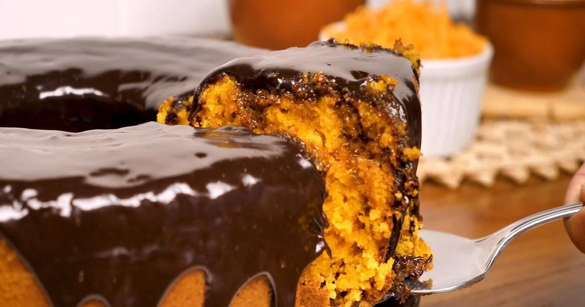 Nunca mais faça bolo de cenoura com cobertura de chocolate sem essa dica do  TudoGostoso - TudoGostoso