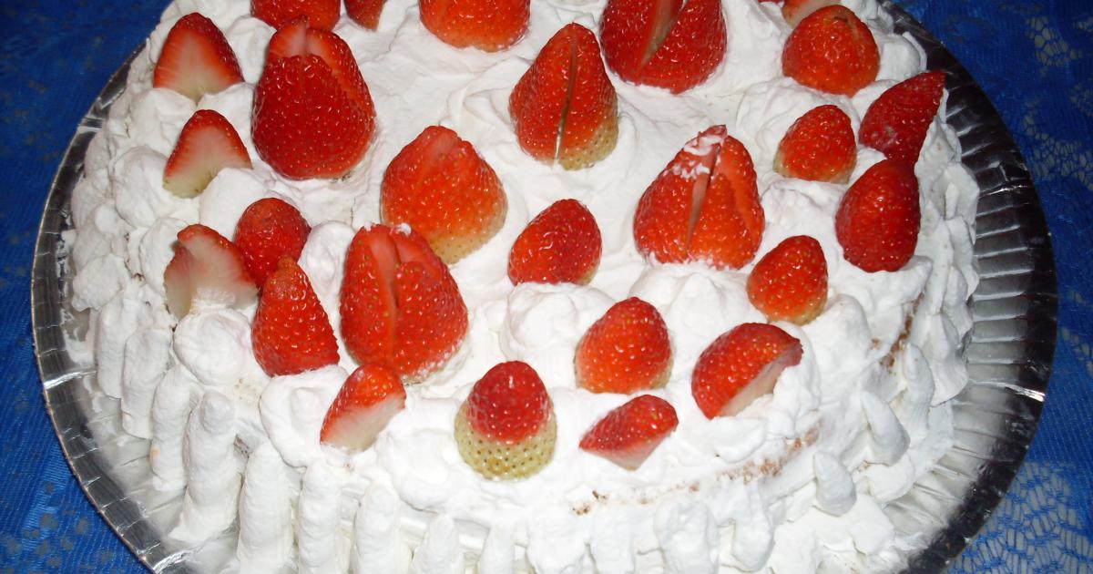 Torta Chantilly com Morango – Bendito Salgado