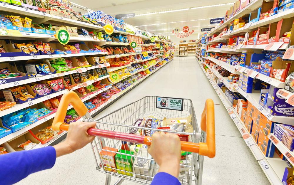 28 dicas para poupar dinheiro na hora de fazer compras no supermercado