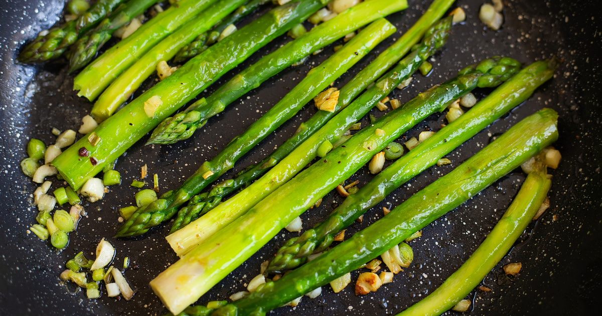 Receita de Aspargos ao alho, enviada por receita da clau.com - TudoGostoso