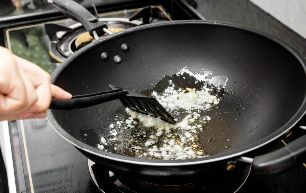 Afinal, é melhor refogar a cebola antes ou depois do alho? - TudoGostoso