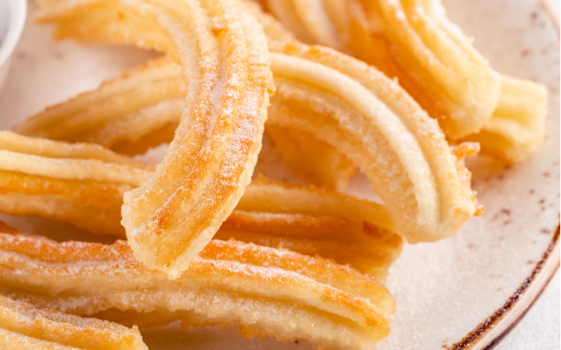 Pizza doce: aprenda uma receita de pizza de churros - Revista