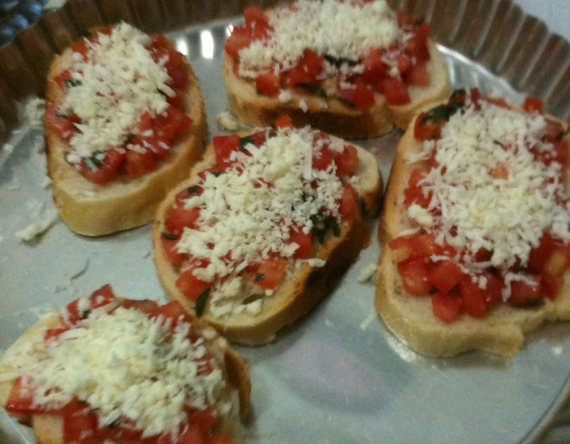 Receita de Bruschetta de tomate com manjericão, enviada por simone ...