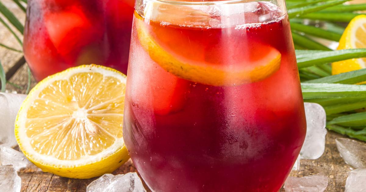 Tinto de verano é a nova moda nas redes sociais: drink refrescante é  perfeito para servir no calor do Natal - TudoGostoso