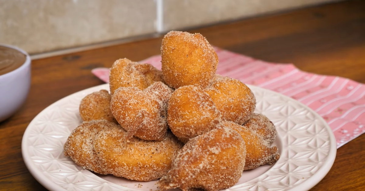 Receita de bolinho de chuva fácil e deliciosa para devorar enquanto ...