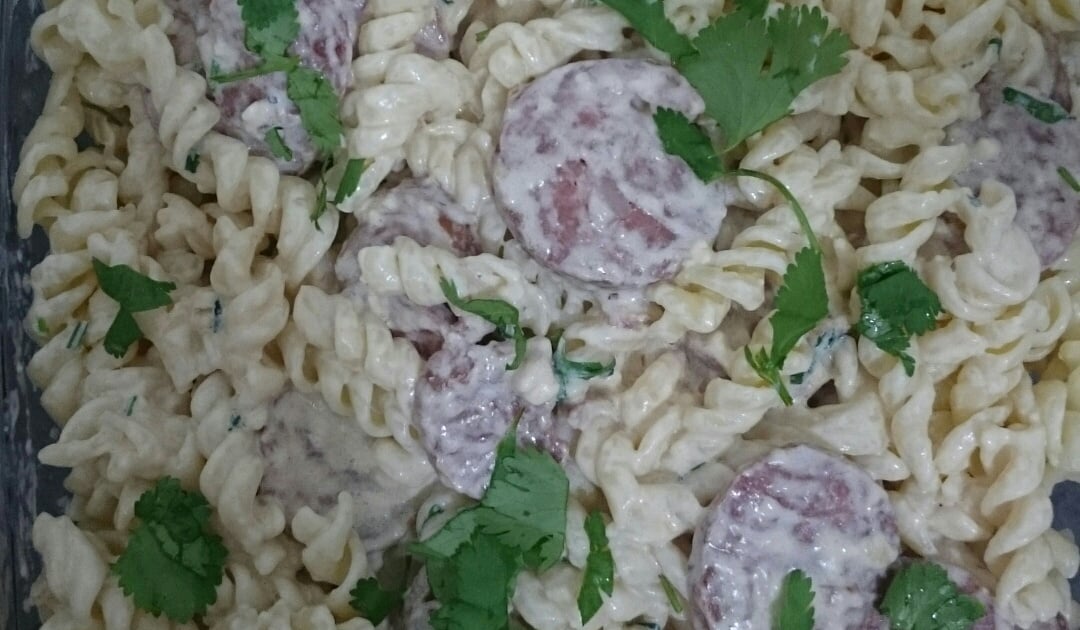 Receita de Macarrão com linguiça calabresa e creme de leite, enviada ...