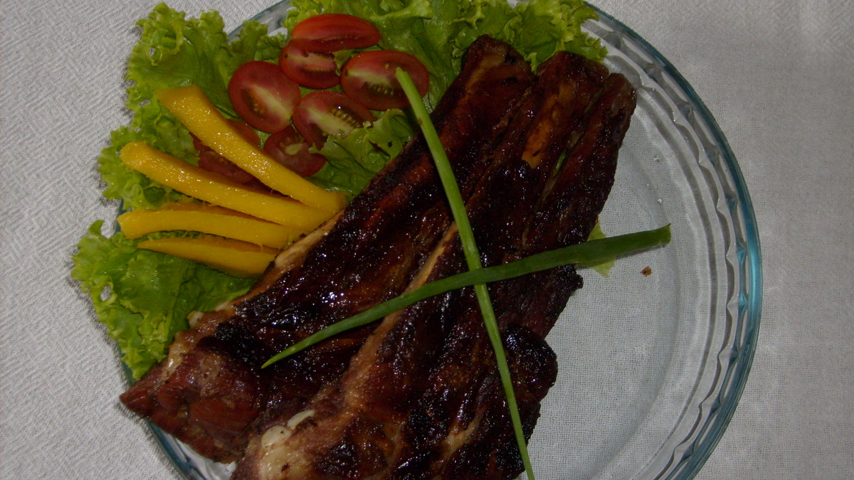 Costelinha condimentada na brasa