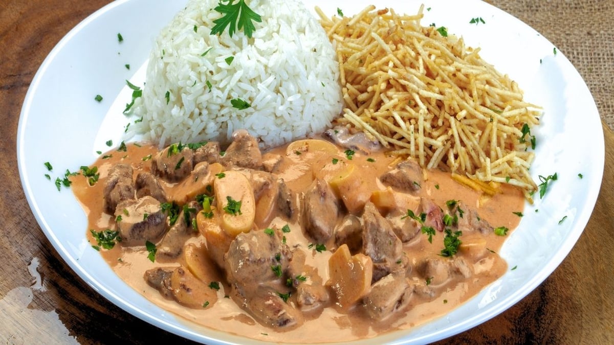 Estrogonofe de carne simples