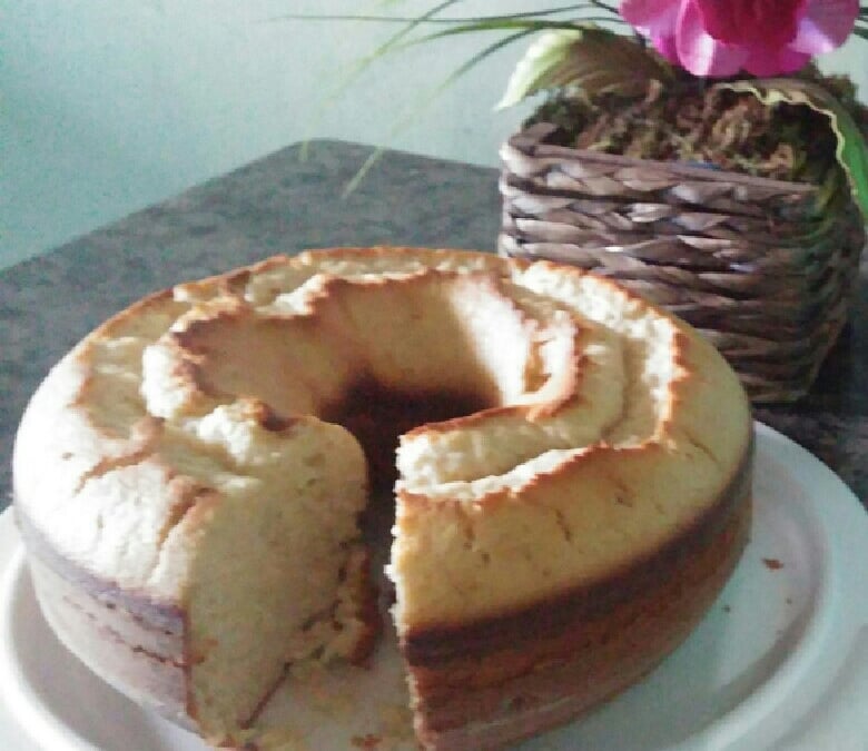 Bolo de suco em pó de limão