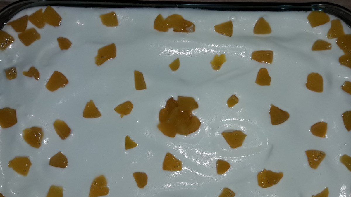 Pavê de creme com pêssego