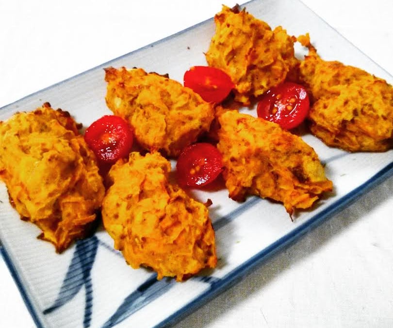 Bolinho de cenoura com curry e chia sem glúten