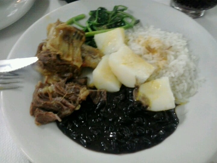 Costela com batata e agrião