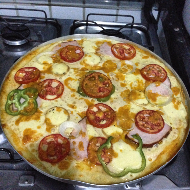 Massa de pizza Italiana (feita no liquidificador)