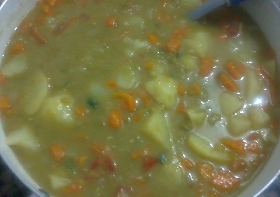 Sopa de ervilha com legumes