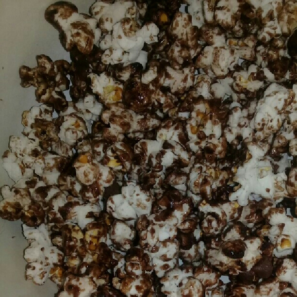 Pipoca de chocolate fácil da Dehzinha