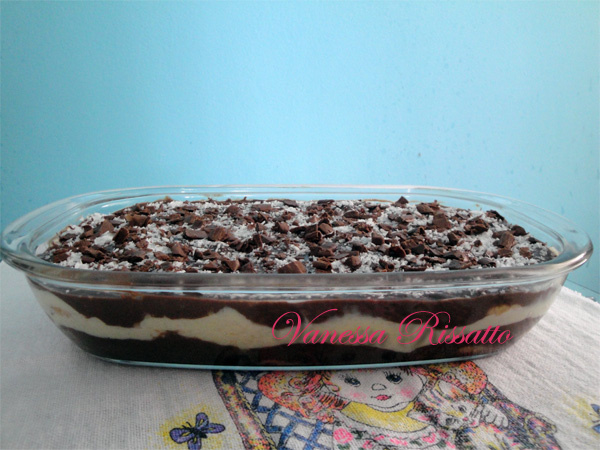 Pavê de chocolate com coco