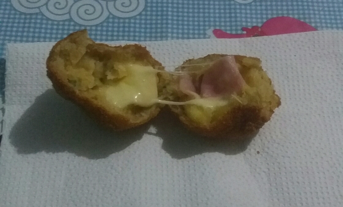 Bolinhas de mandioca com queijo