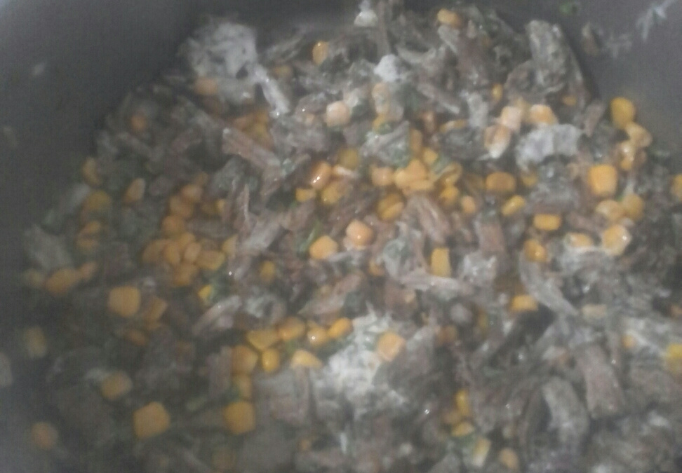 Escondidinho de assado de panela com purê de batata